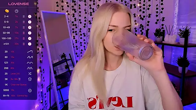 AnyaTaylor_'s Live XXX Chat