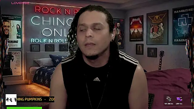 chino_roz Show in webcam