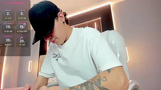 Lobo_17_'s Webcam Show