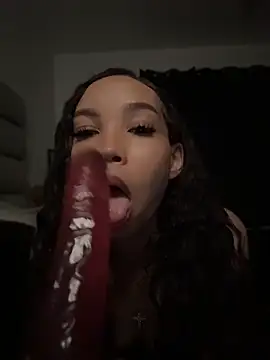 nikkiloveee – webcam-show