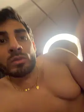 LatinBigClouds22cm Show in webcam