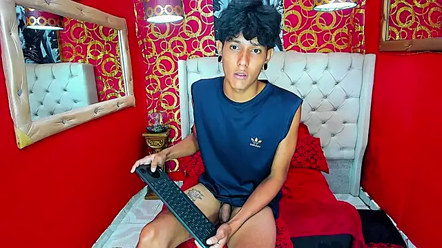 straightyoungpein's Webcam Show