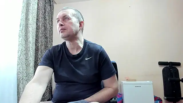 Show modela SanFrantsisko na web-kameri