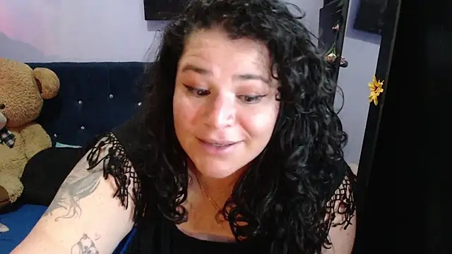 ANGELIQUE_KLANE Adlı Modelin Canlı XXX Sohbeti