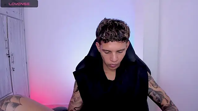 Chat +18 de tylernova ao vivo