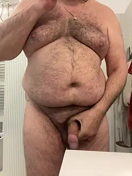 ANONIMO7735: διαδικτυακό σόου στην κάμερα