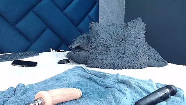 shanthal_bllizz Show Webcam