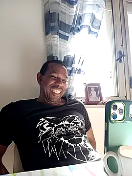 Show modela estrogeni na web-kameri