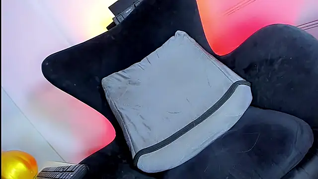 Show de MargaretQualley na webcam