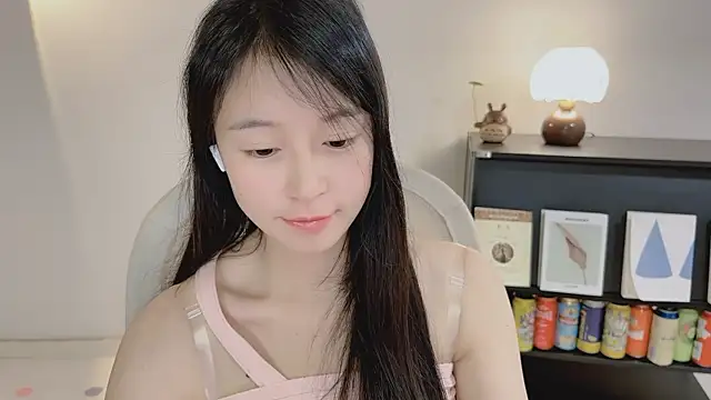 Onechestnut Adlı Modelin Canlı XXX Sohbeti