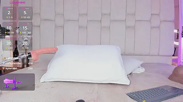 REINA_ADAHARA 在線直播表演