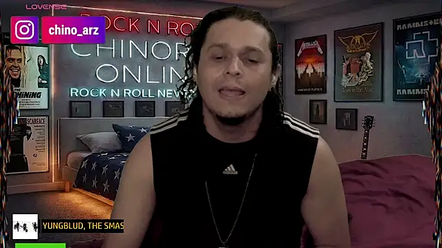 chino_roz Show in webcam