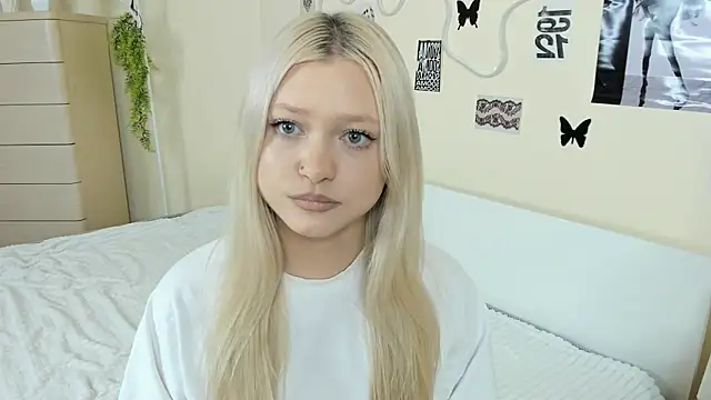 MidnightPoise: вебкам-шоу