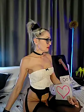 Milforja's Live XXX Chat