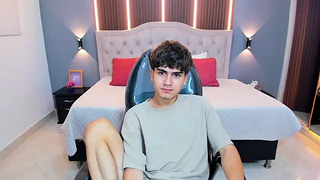 Czat XXX na żywo – Tommy18__