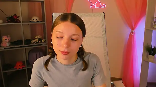 ElliFrankenweenie Adlı Modelin Canlı XXX Sohbeti