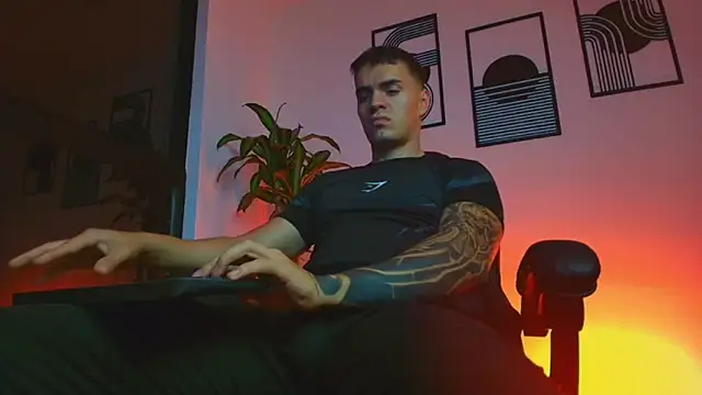 ALPHA_DOMINUS_: вебкам-шоу