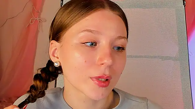 ElliFrankenweenie's Live XXX Chat