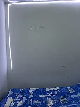 XXX chat uživo modela LexiCriimson77