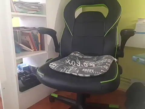 feathersify Pertunjukan Webcam