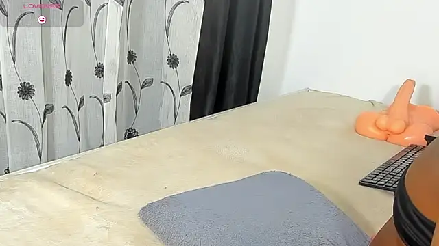 Show Webcam de CREAMY_BUBBLEGUM