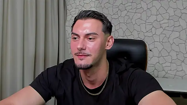 ClintMasters Adlı Modelin Canlı XXX Sohbeti