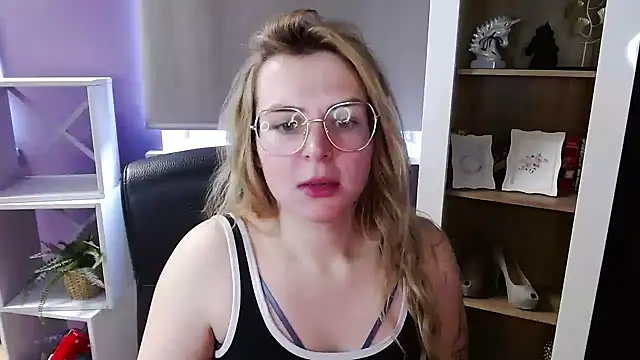 Zoey_Erotic Live XXX-chat