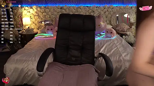 FoxyShy: απευθείας συνομιλία ΧΧΧ