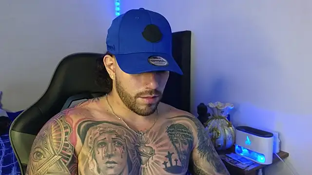 Ades_Lowe Adlı Modelin Canlı XXX Sohbeti