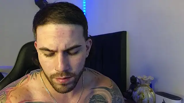 Chat XXX en directo de Ades_Lowe