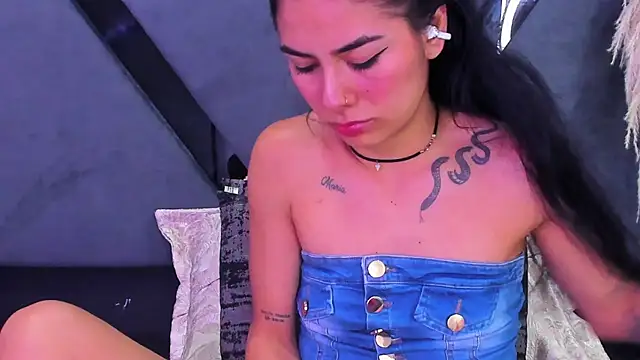 NicoleEsposito – Naživo XXX chat