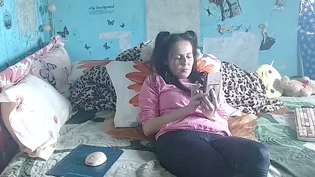 brighteyes77 live XXX chat