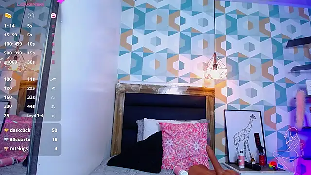 Chat +18 de KIMMARSHALL1 ao vivo