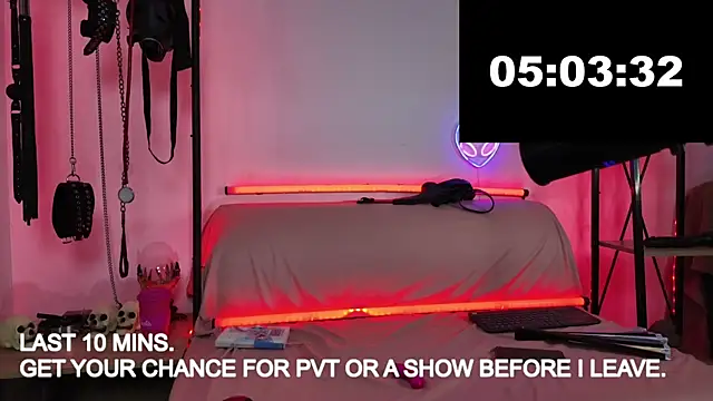 Živý XXX chat CyberXGoddess