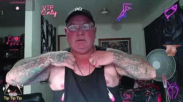 KINKYBLUEYES69 在線直播表演