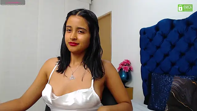 Lili666_ Adlı Modelin Canlı XXX Sohbeti