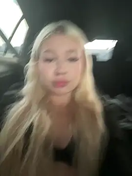 Show modela Kiss_Auroraa na web-kameri