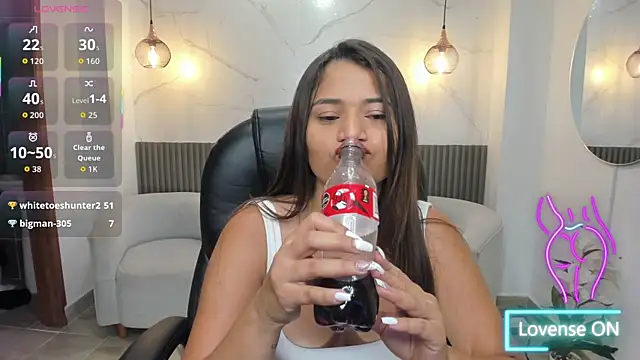 Karliie_kloss_'s Live XXX Chat