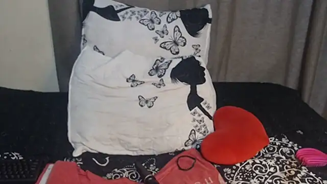 ScarlettNoire Pertunjukan Webcam