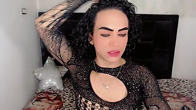 Michell_Queen: διαδικτυακό σόου στην κάμερα