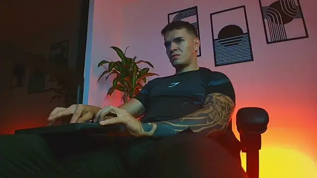 Show modela ALPHA_DOMINUS_ na web-kameri