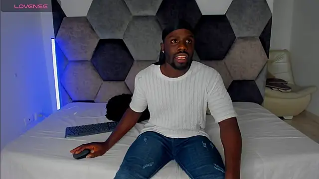 Latrellx7: вебкам-шоу