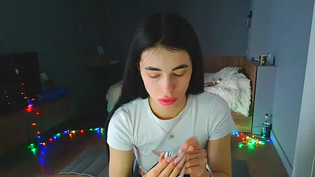 Vika_ElfieのライブXXXチャット