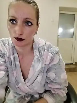 CrazyMaya39: απευθείας συνομιλία ΧΧΧ