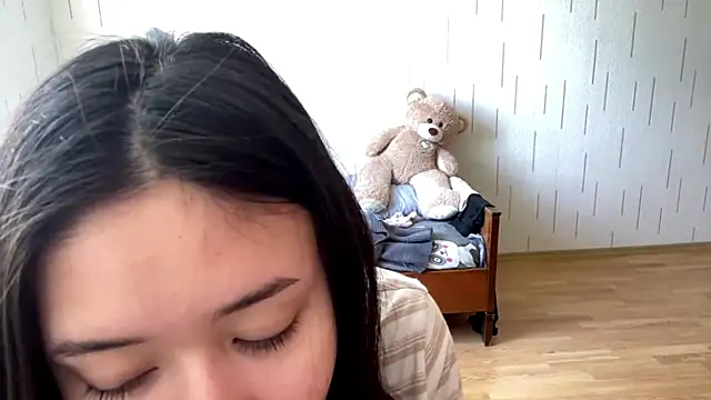 YourMiIa – Live XXX-chat