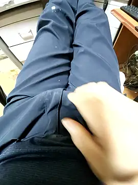 Show modela zxc9090zxc na web-kameri