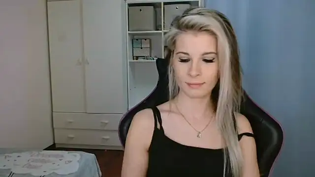 KristineGlow Live XXX-chat