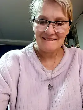 Chat +18 de irinamaux ao vivo