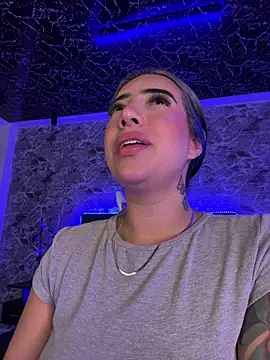 Scarlett-LS: διαδικτυακό σόου στην κάμερα