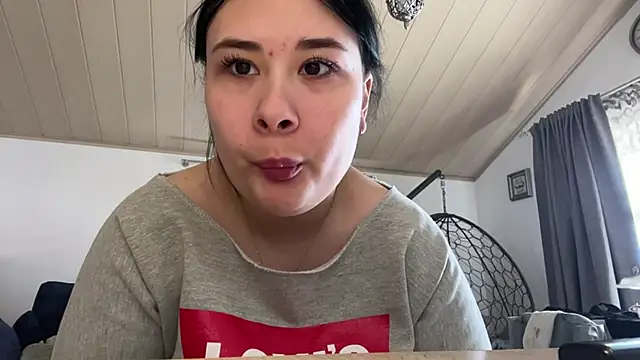 Živý XXX chat MarcieAdjei